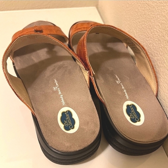 [Dr. Comfort] Womens Brown Sharon Embellished Faux Croc Slip On Sandals Size 7 - Picture 3 of 5